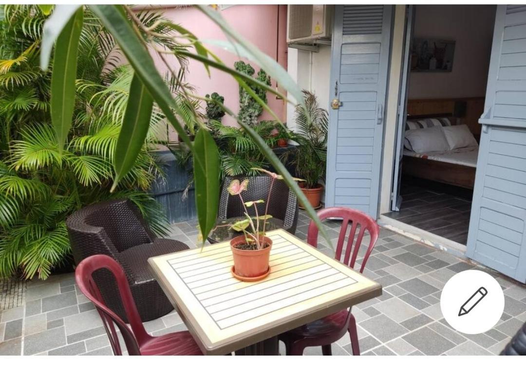 Appartements Et Chambres En Coeur De Ville Saint-Denis - Entree Autonome - Check In 14H30- Kültér fotó