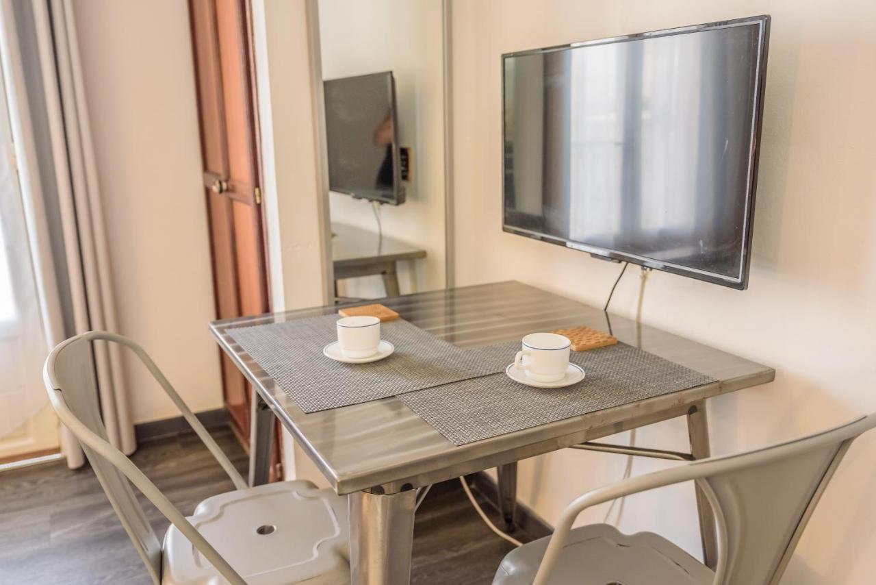 Appartements Et Chambres En Coeur De Ville Saint-Denis - Entree Autonome - Check In 14H30- Kültér fotó