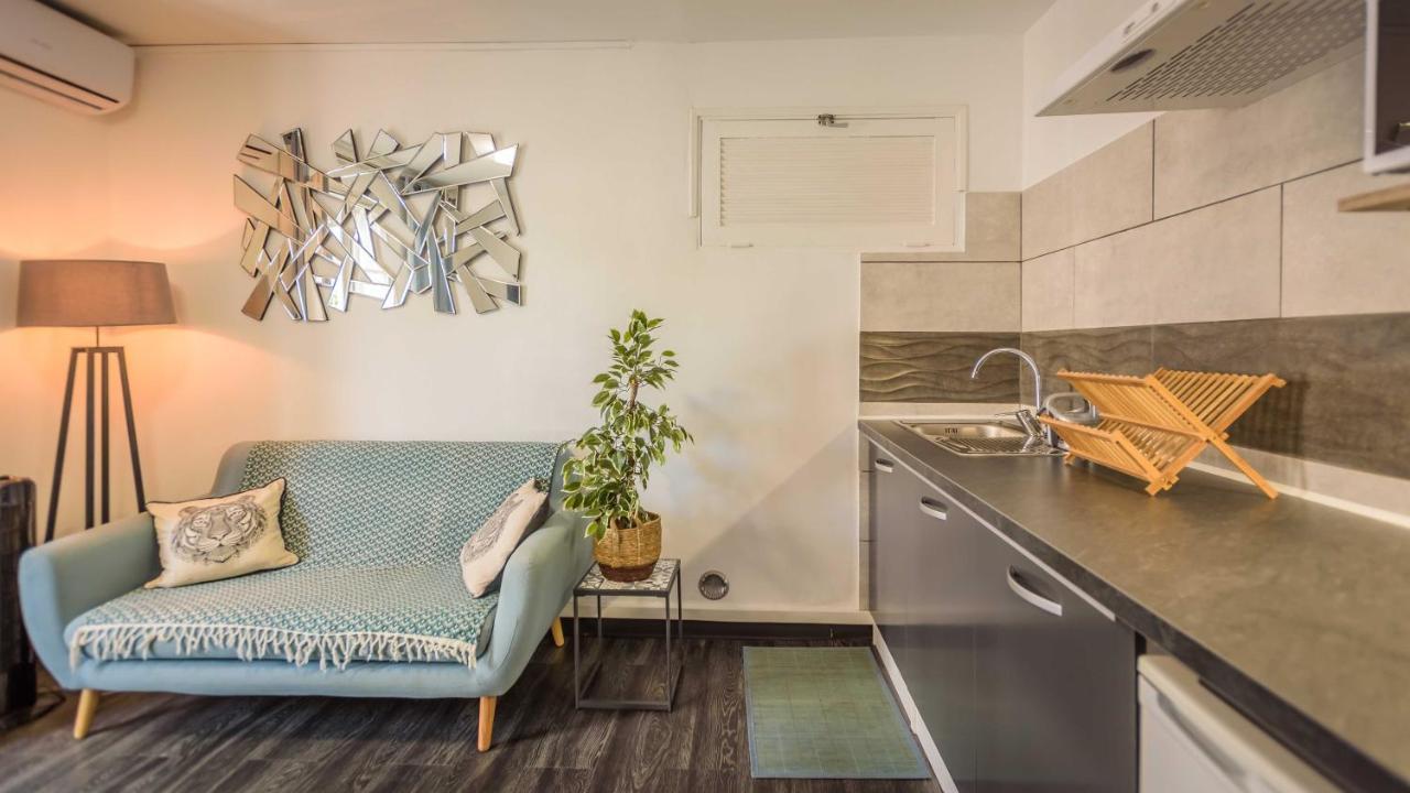Appartements Et Chambres En Coeur De Ville Saint-Denis - Entree Autonome - Check In 14H30- Kültér fotó
